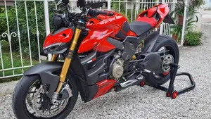 Ducati Streetfighter V4 S (2023 - 24)  (2)