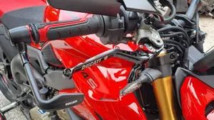Ducati Streetfighter V4 S (2023 - 24)  (10)
