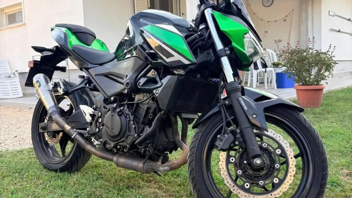 Kawasaki Z 400 (2023)  (2)