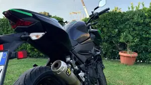 Kawasaki Z 400 (2023)  (4)