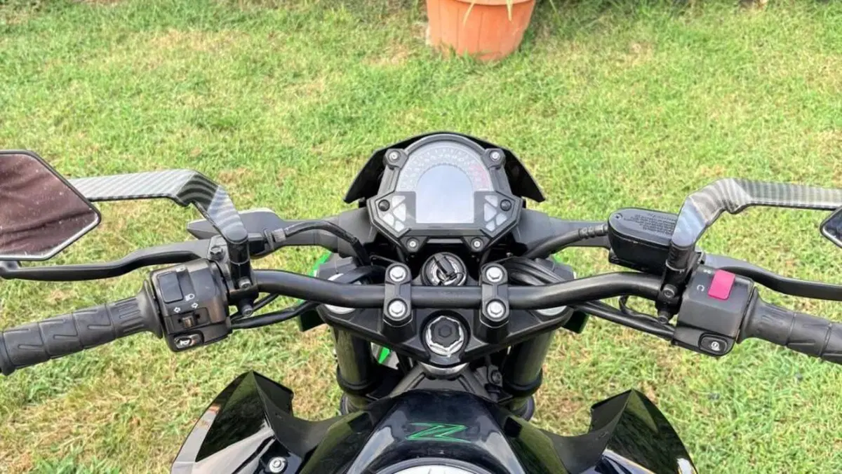 Kawasaki Z 400 (2023)  (5)