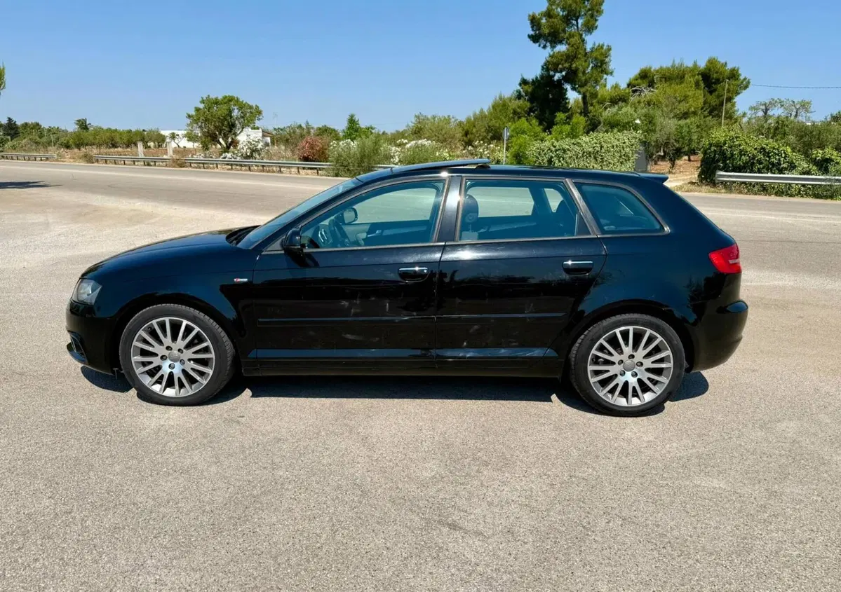 Audi A3 Sportback 1.6 TDI 105 CV CR S tronic Ambition (2)