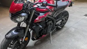 Triumph Street Triple 765 RS (2023 - 26) 