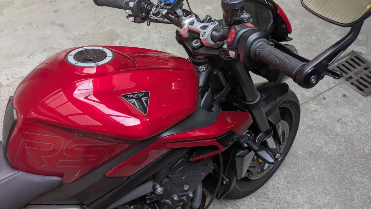 Triumph Street Triple 765 RS (2023 - 26)  (8)