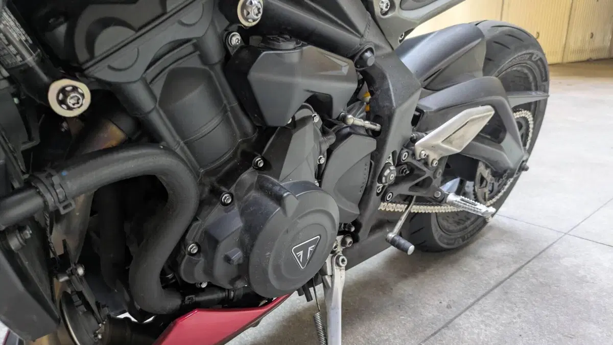 Triumph Street Triple 765 RS (2023 - 26)  (13)