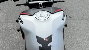 Ducati Streetfighter V4 1100 SP (2022)  (9)