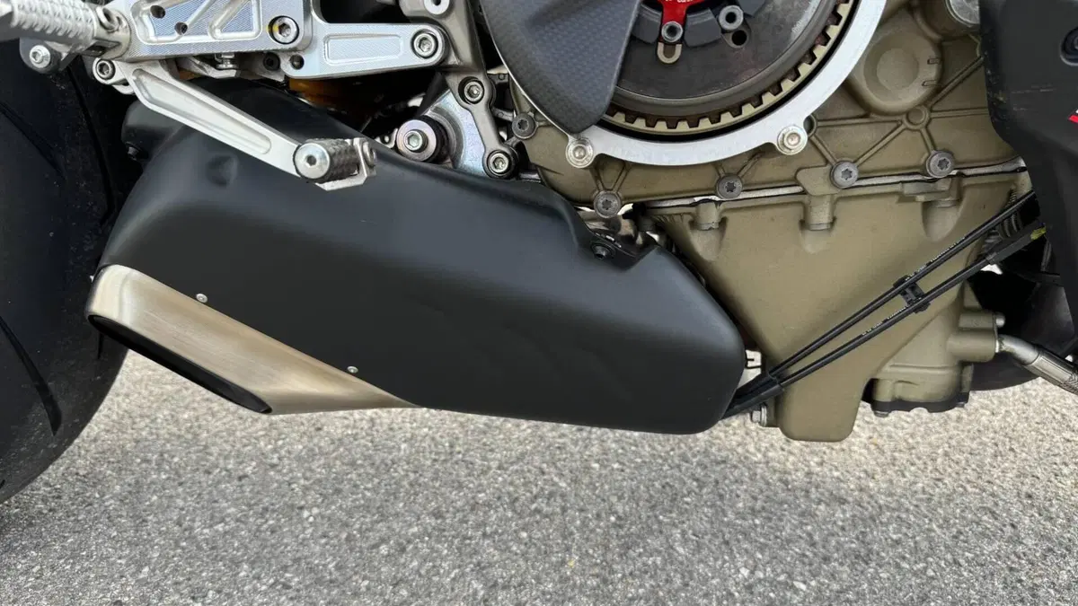 Ducati Streetfighter V4 1100 SP (2022)  (12)