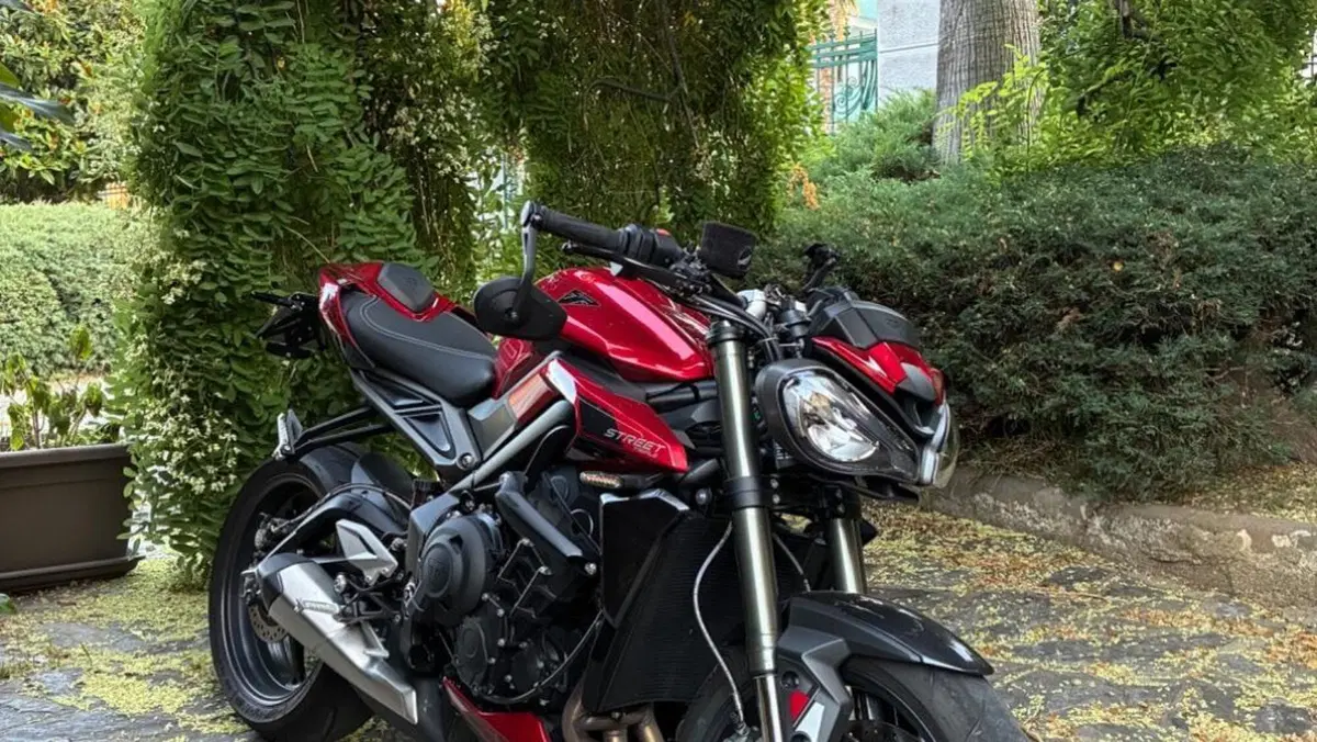 Triumph Street Triple 765 RS (2023 - 26)  (2)