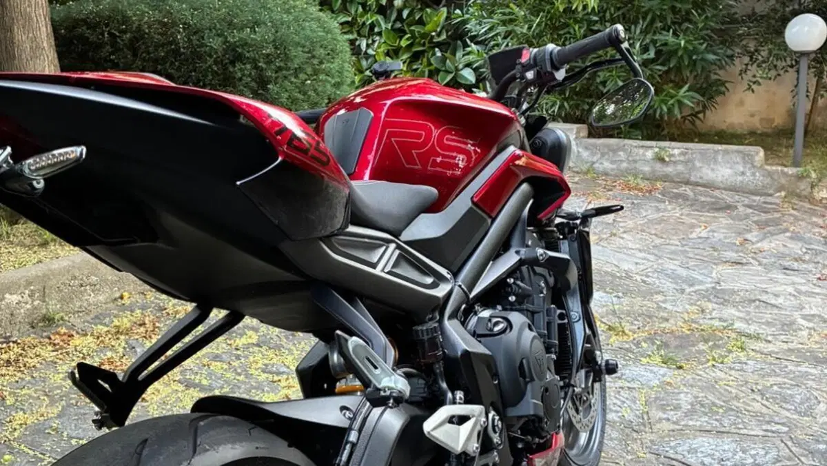 Triumph Street Triple 765 RS (2023 - 26)  (8)