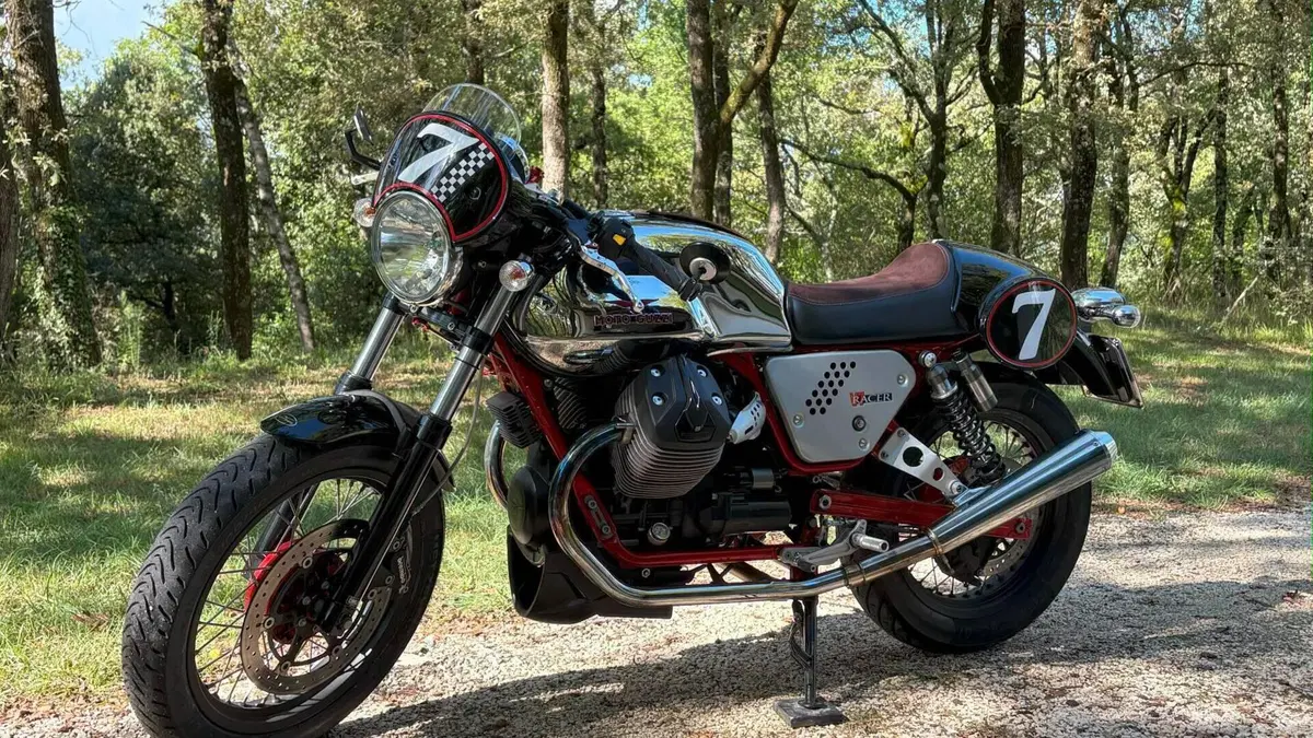 Moto Guzzi V7 II Racer (2015 - 17) 
