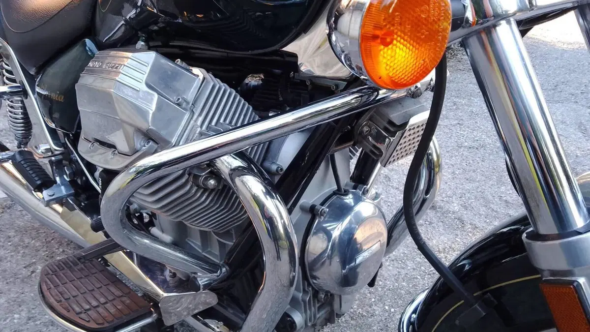 Moto Guzzi   (2)
