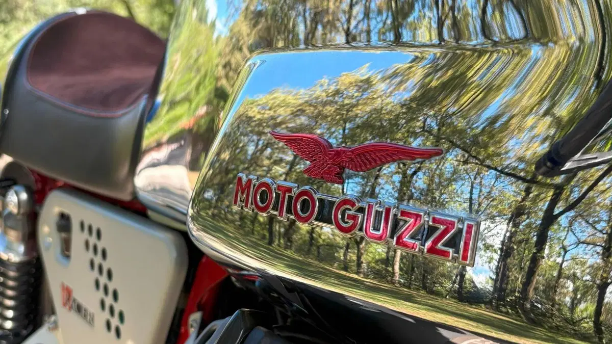 Moto Guzzi V7 II Racer (2015 - 17)  (6)