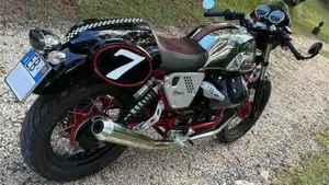 Moto Guzzi V7 II Racer (2015 - 17)  (7)