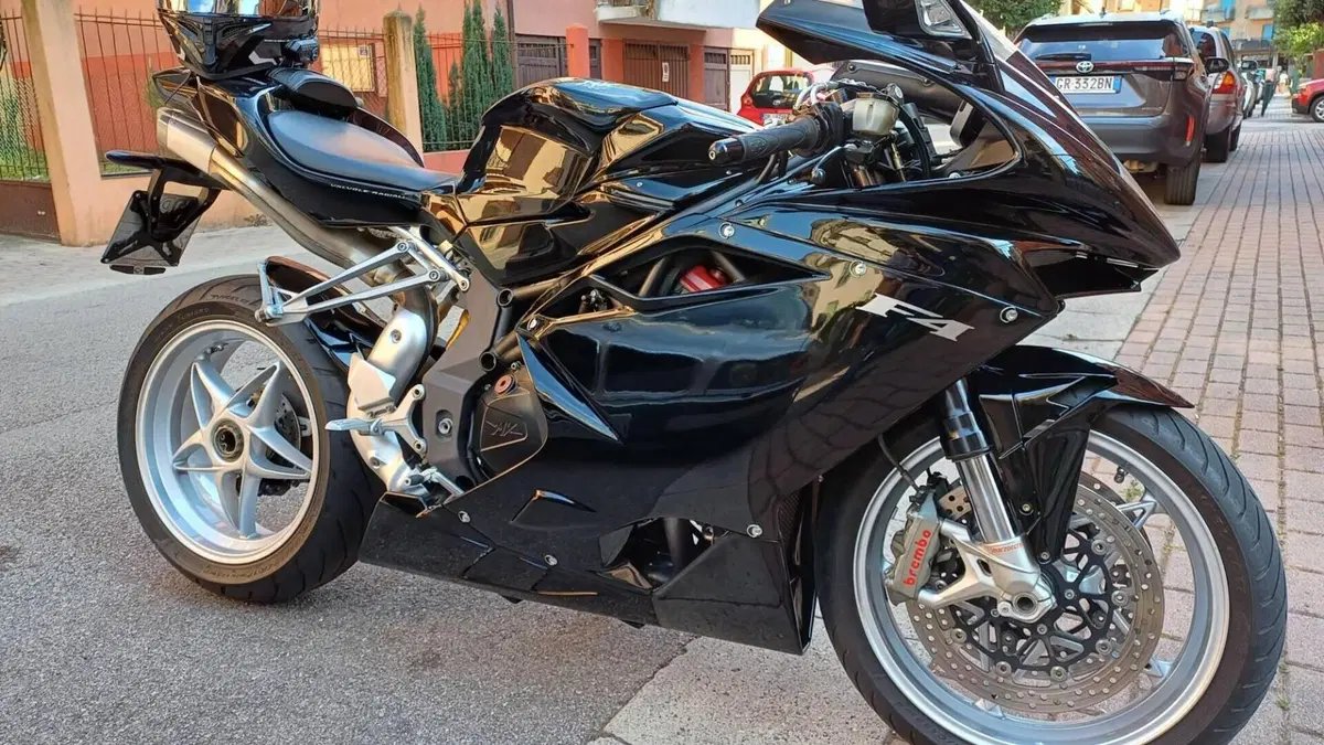 MV Agusta F4 1000 (2010 - 15)  (4)