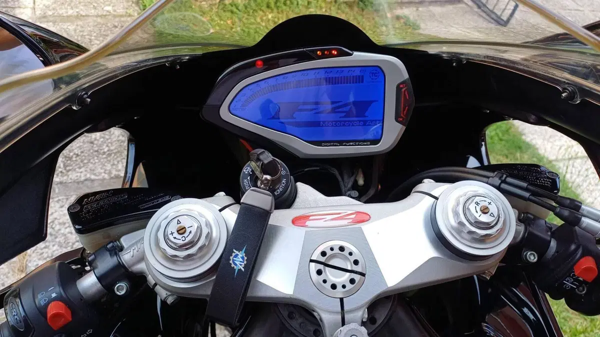 MV Agusta F4 1000 (2010 - 15)  (13)