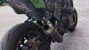 Kawasaki Z 750 (2007 - 14)  (2)