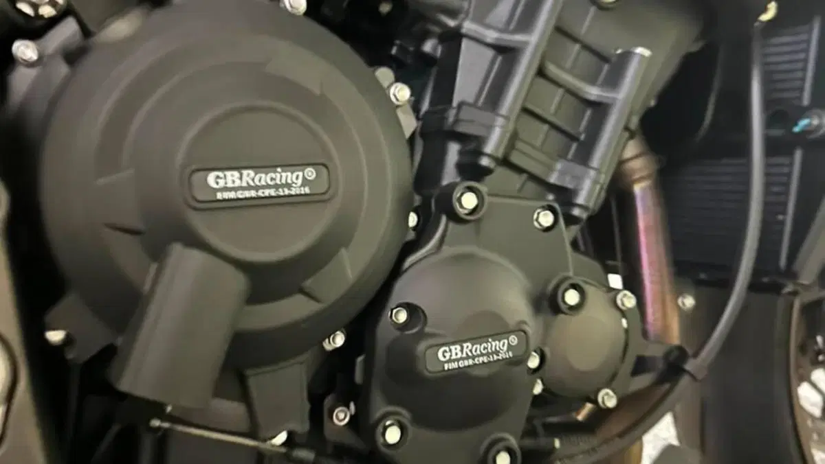Triumph Street Triple RS (2020 - 22)  (5)