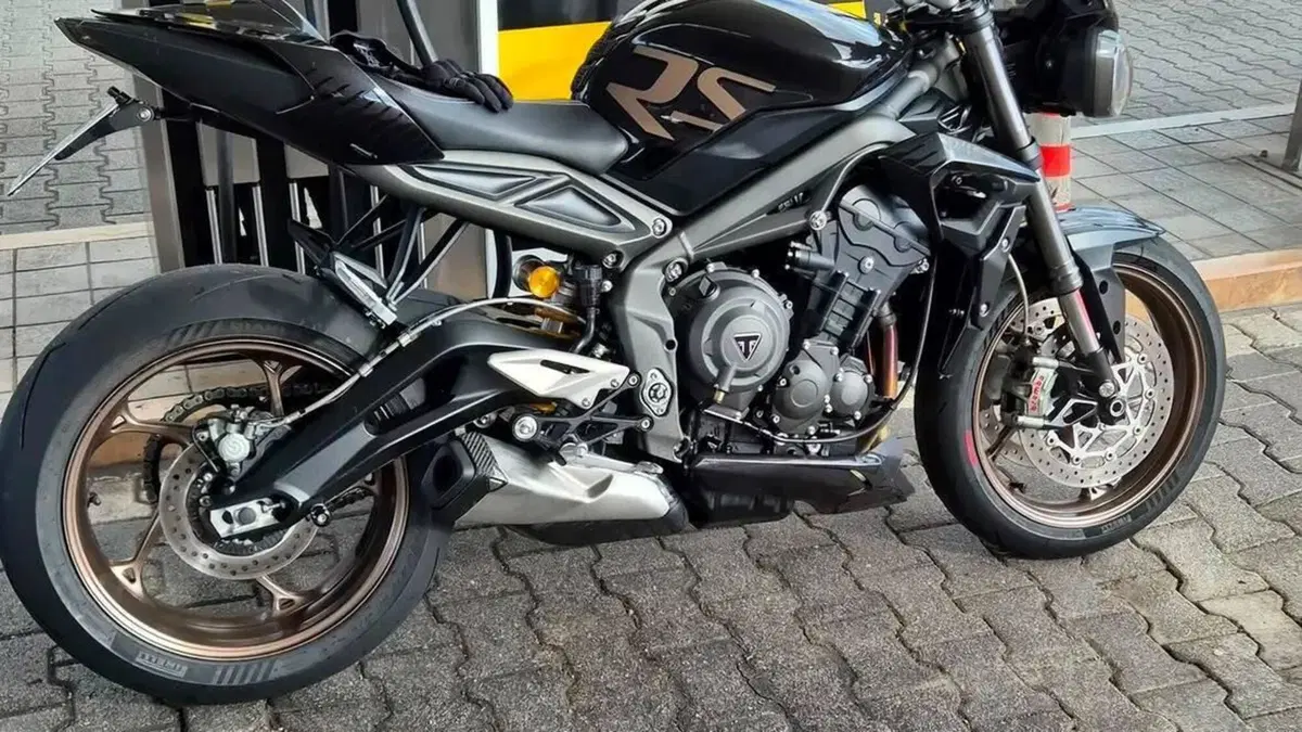 Triumph Street Triple RS (2020 - 22)  (4)