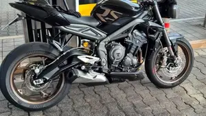 Triumph Street Triple RS (2020 - 22)  (4)