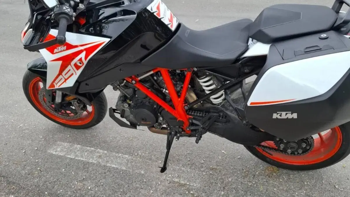 KTM 1290 Super Duke GT (2021) 