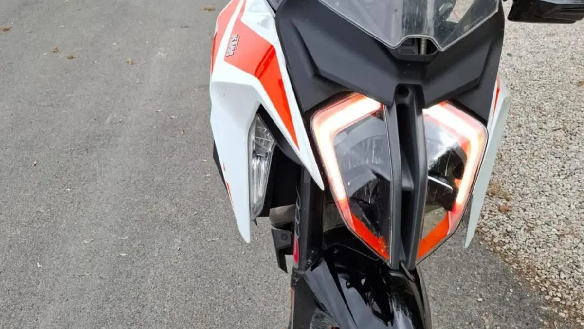 KTM 1290 Super Duke GT (2021)  (6)