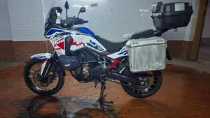 Honda Africa Twin CRF 1100L ES DCT (2024 - 26) 