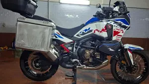 Honda Africa Twin CRF 1100L ES DCT (2024 - 26)  (2)