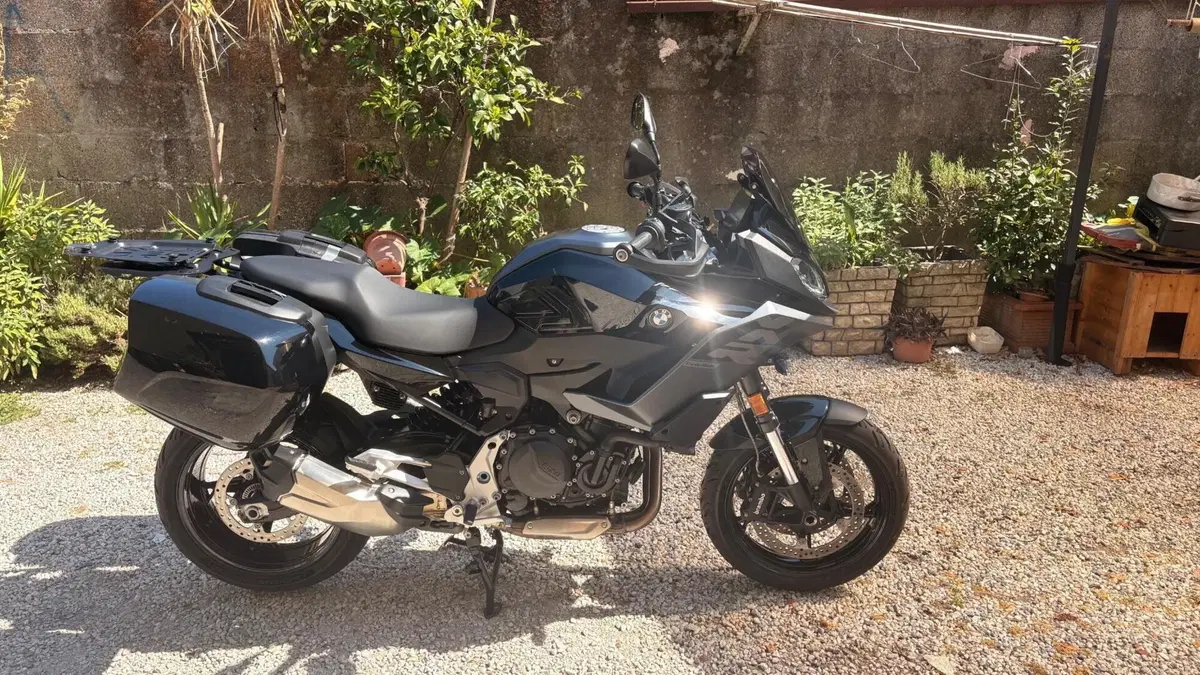 Bmw F 900 XR (2025 - 27)  (2)