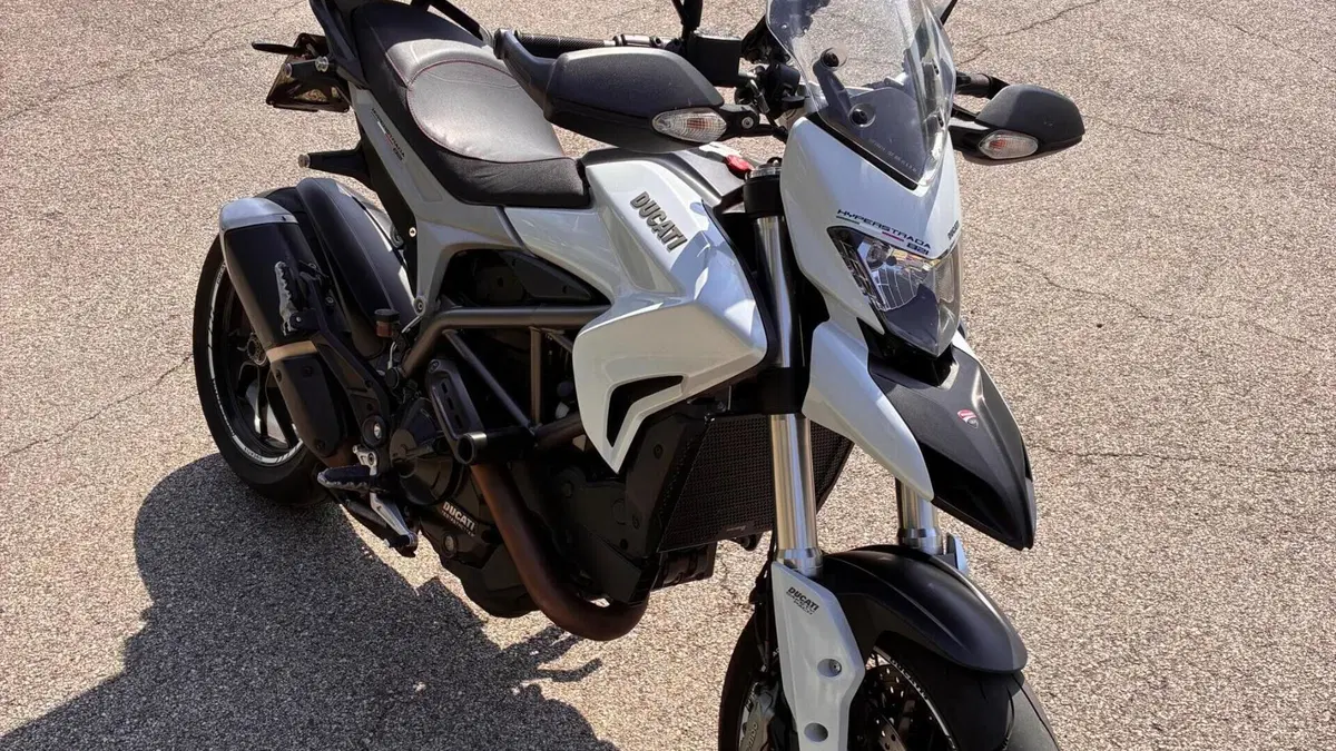 Ducati Hyperstrada 821 (2013 - 15)  (2)