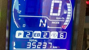 Honda Africa Twin CRF 1000L DCT (2018 - 19)  (8)