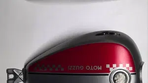 Moto Guzzi V9 Bobber (2016 - 18)  (8)