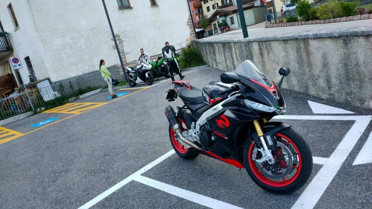 Aprilia RSV4 1100 (2021 - 24)  (5)