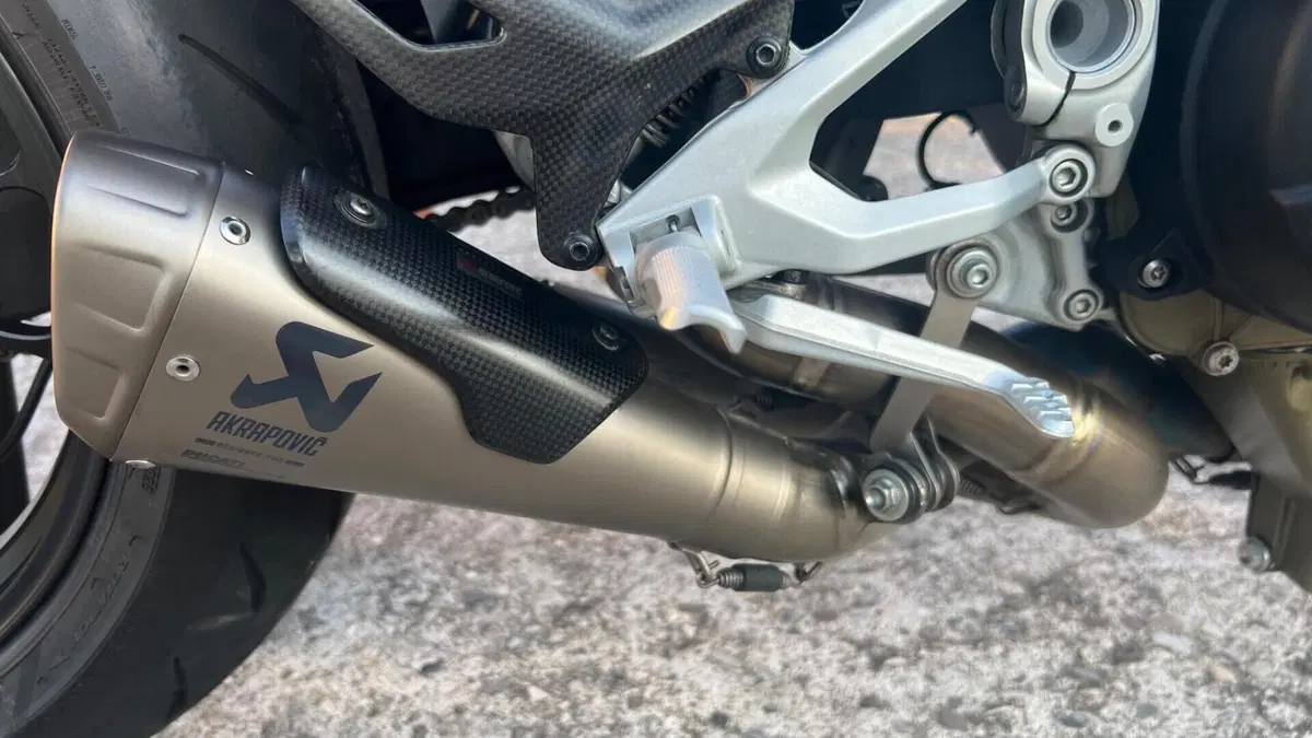 Ducati Streetfighter V4 1100 S (2020)  (17)