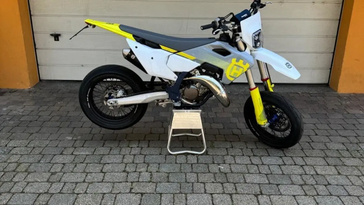 Husqvarna TC 125 (2024)  (2)