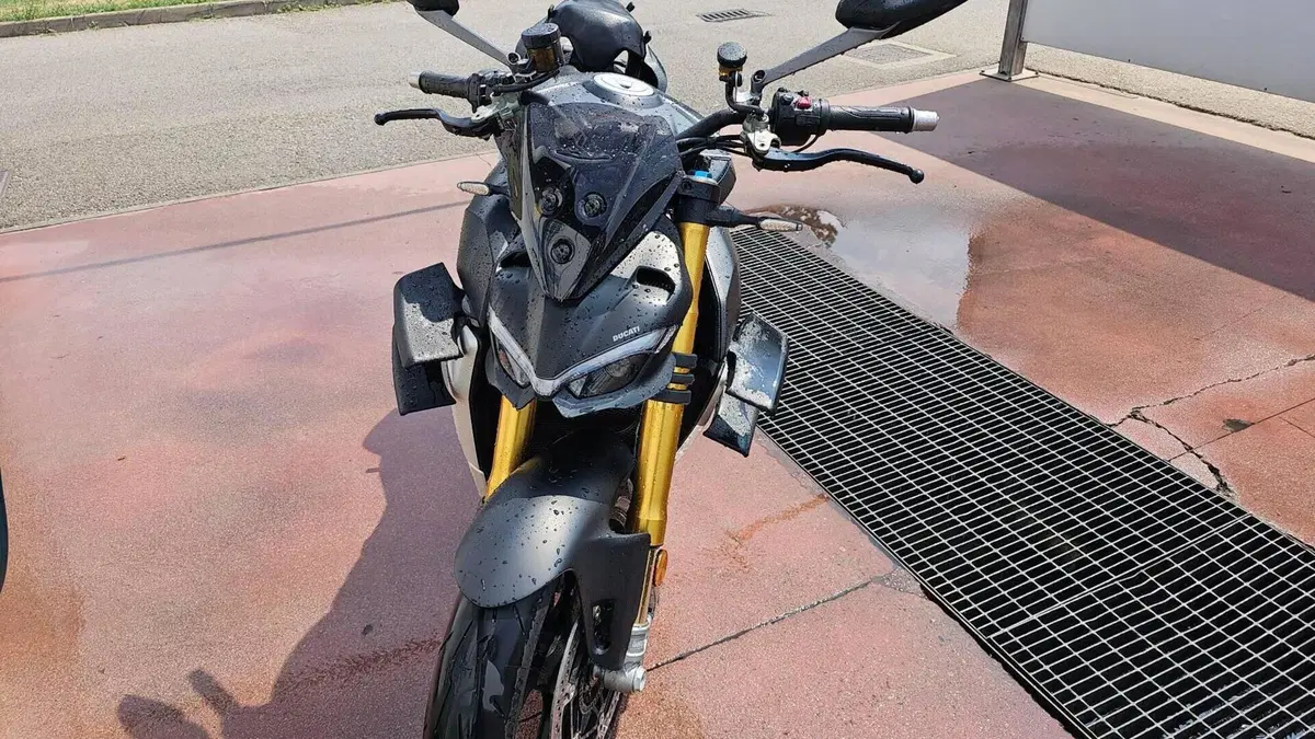 Ducati Streetfighter V4 1100 S (2021 - 22)  (3)