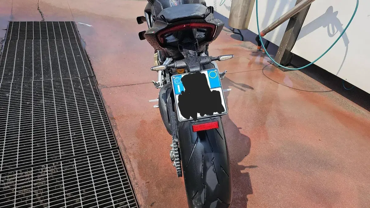 Ducati Streetfighter V4 1100 S (2021 - 22)  (7)