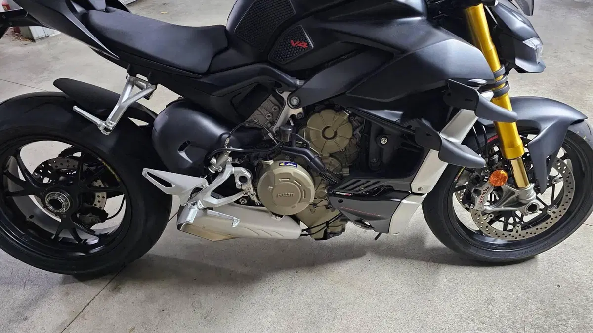 Ducati Streetfighter V4 1100 S (2021 - 22)  (12)