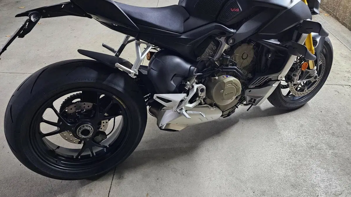 Ducati Streetfighter V4 1100 S (2021 - 22)  (13)