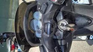 Yamaha T-Max 500 White Max (2010 - 11)  (2)