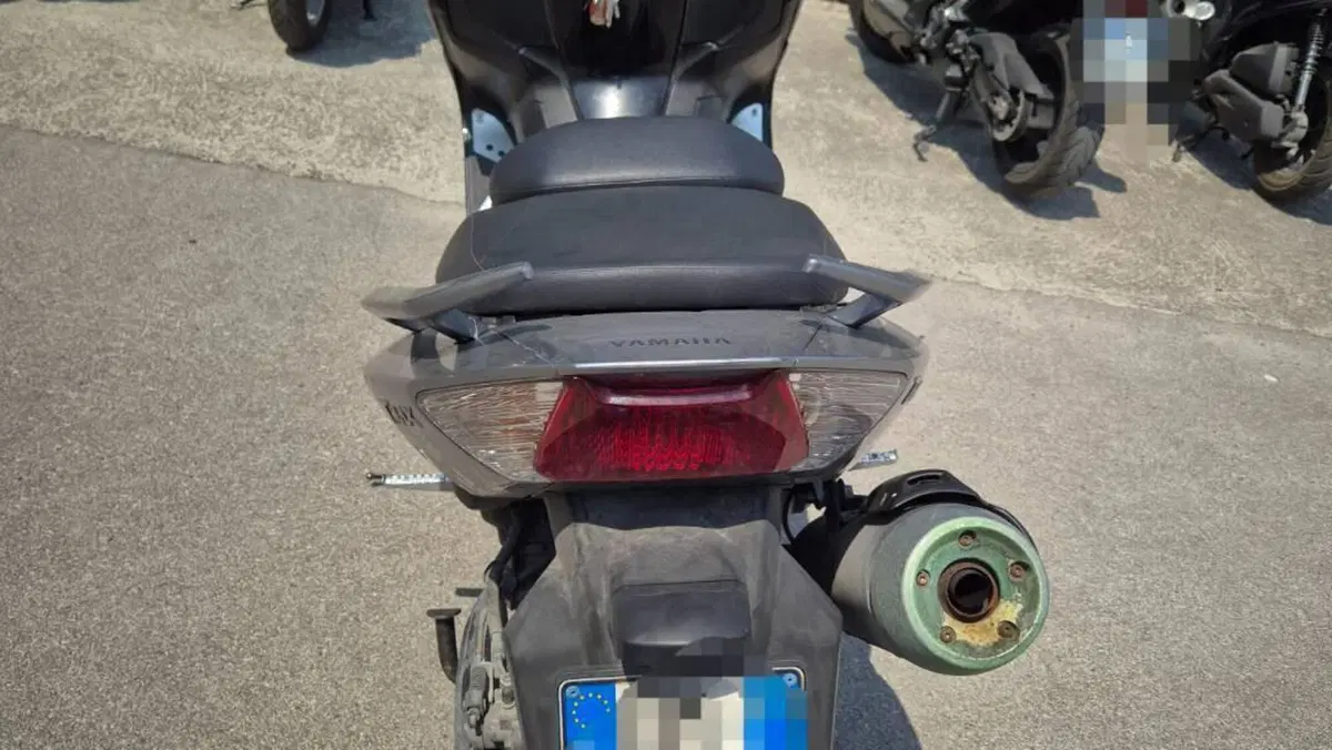 Yamaha T-Max 500 White Max (2010 - 11)  (3)
