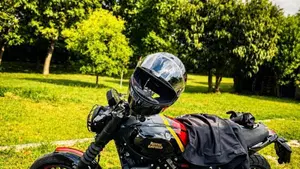 Royal Enfield Guerrilla 450 (2024 - 26)  (9)