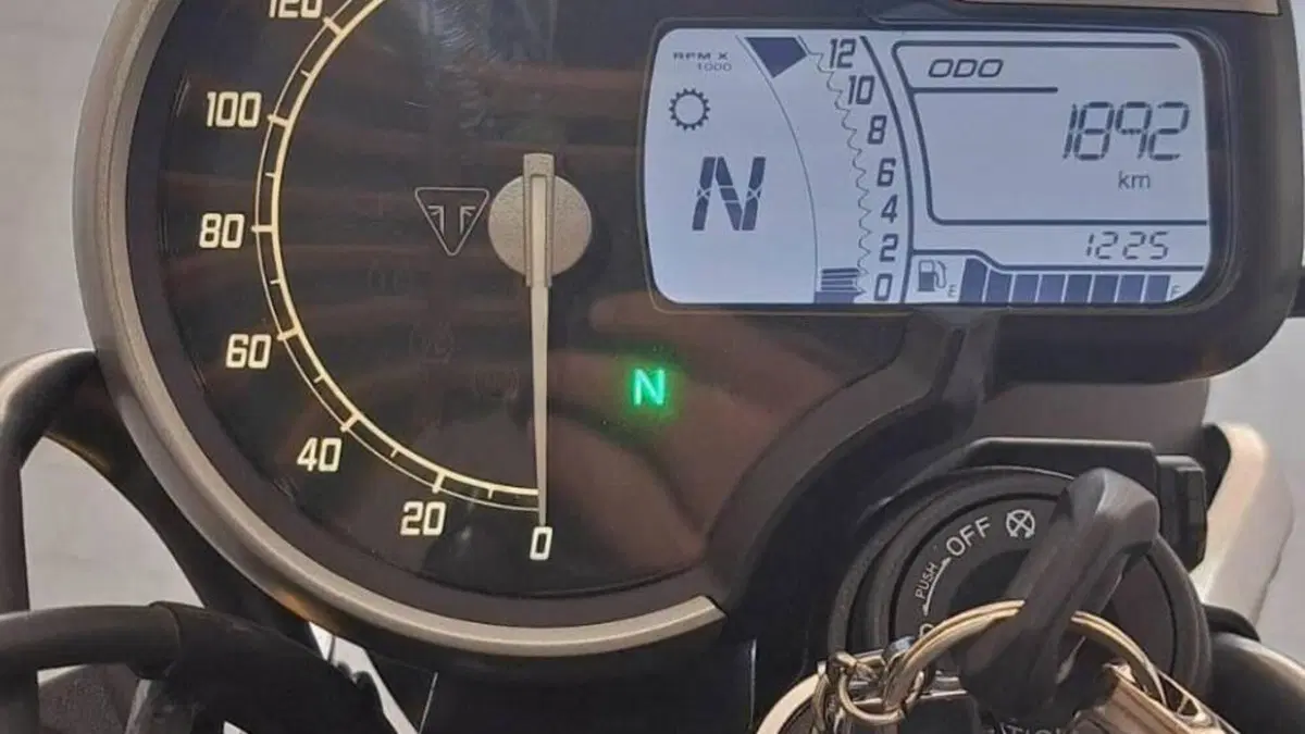 Triumph Speed 400 (2024 - 26)  (2)