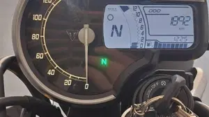Triumph Speed 400 (2024 - 26)  (2)