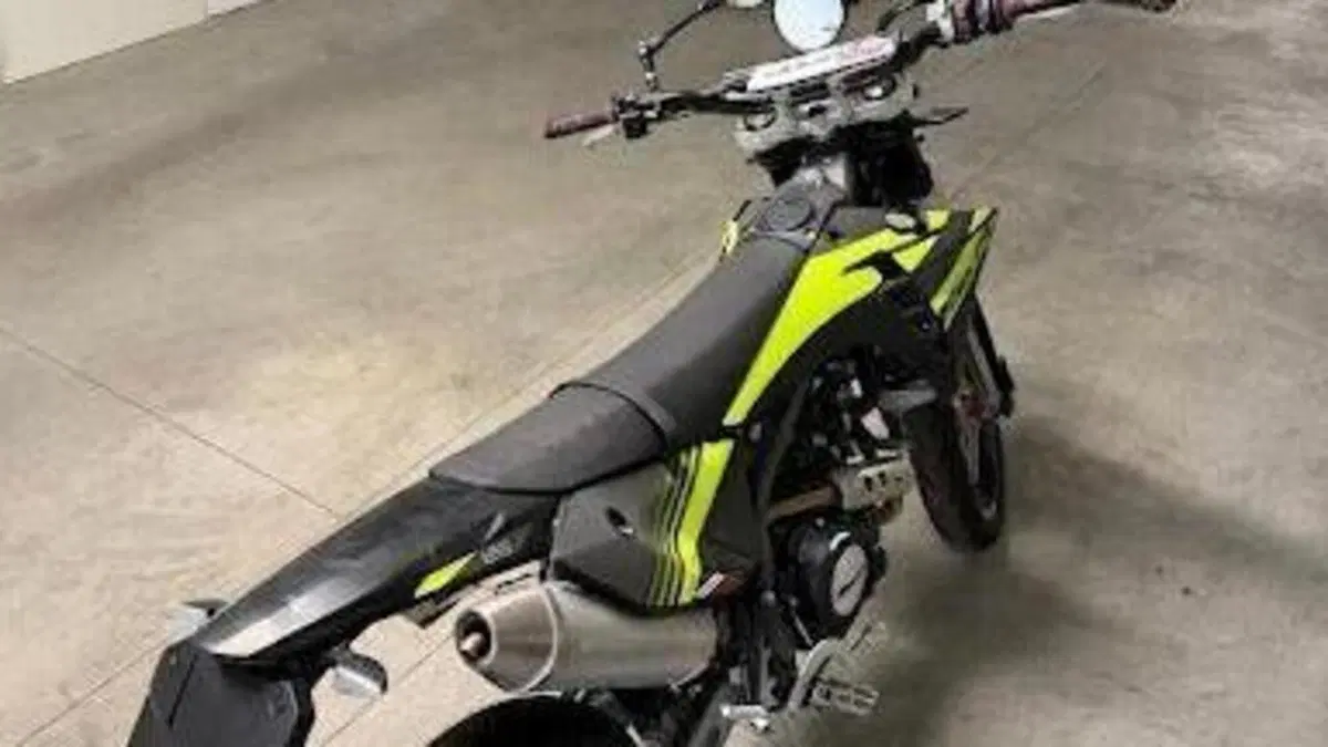 Fantic Motor XMF 125 Motard Performance 4T (2023 - 24)  (4)