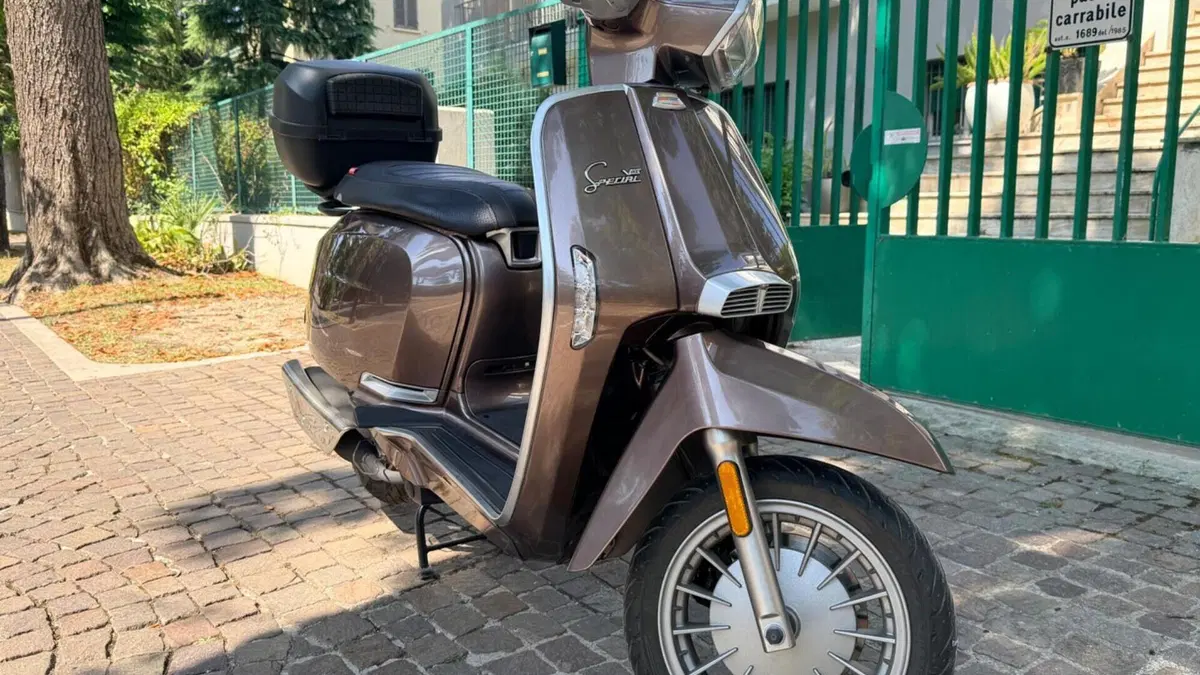Lambretta V125 Special (2021 - 26)  (2)