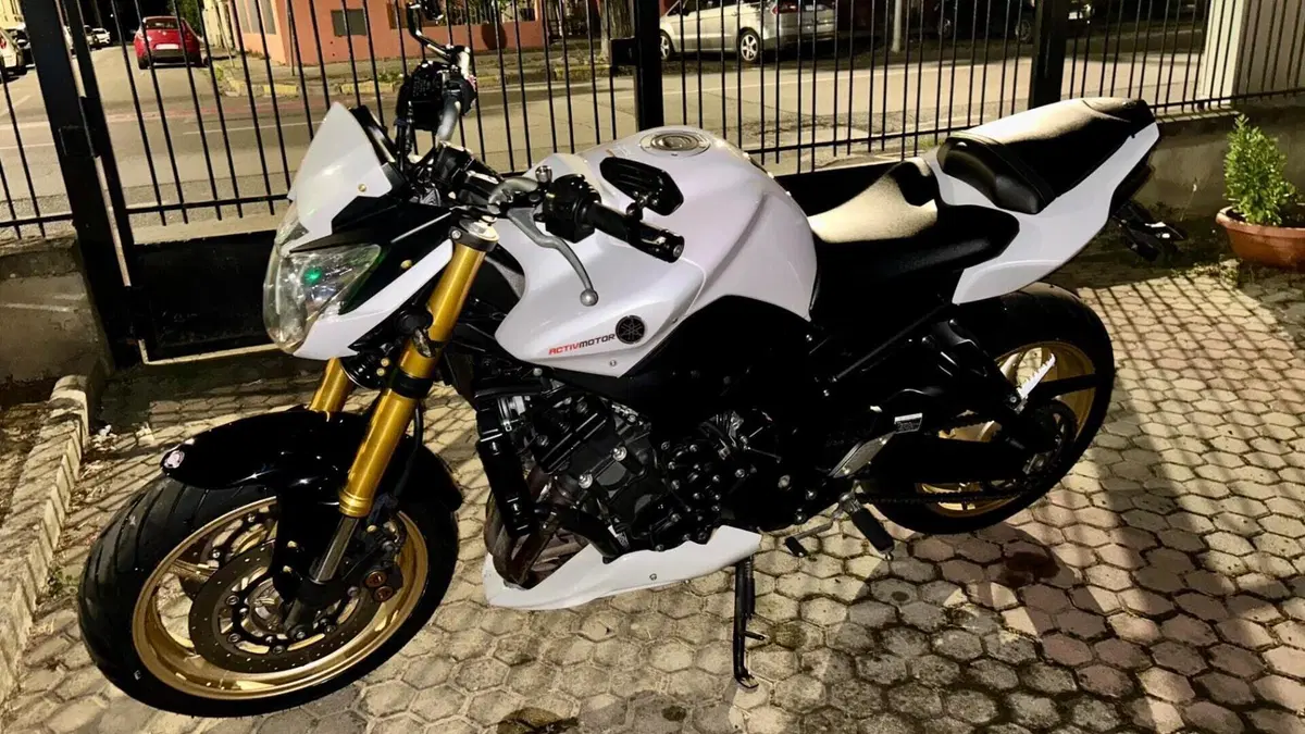 Yamaha FZ8 (2010 - 12)  (2)