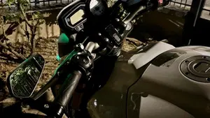 Yamaha FZ8 (2010 - 12)  (8)
