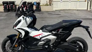 Honda X-ADV 750 DCT (2021 - 24)  (2)