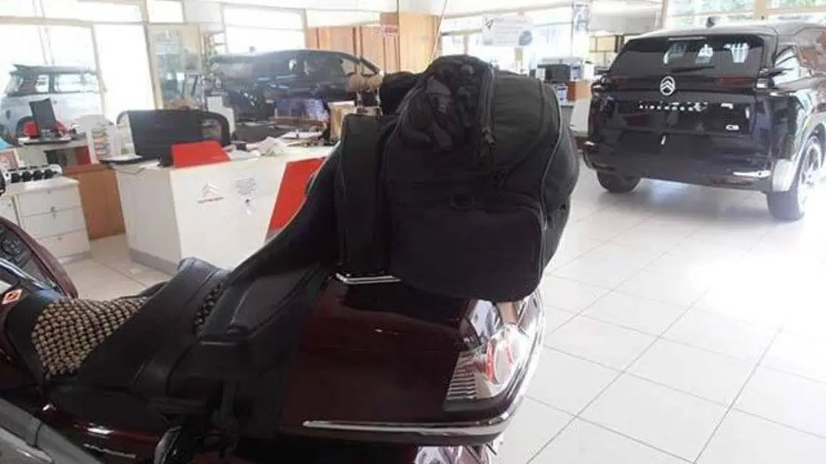 Honda GL 1800 Gold Wing (2007 - 11)  (8)