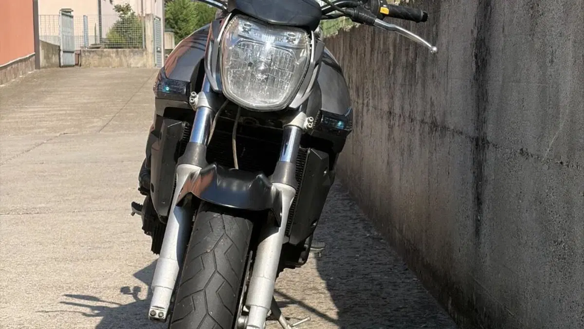 Suzuki GSR 600 (2006 - 11)  (3)